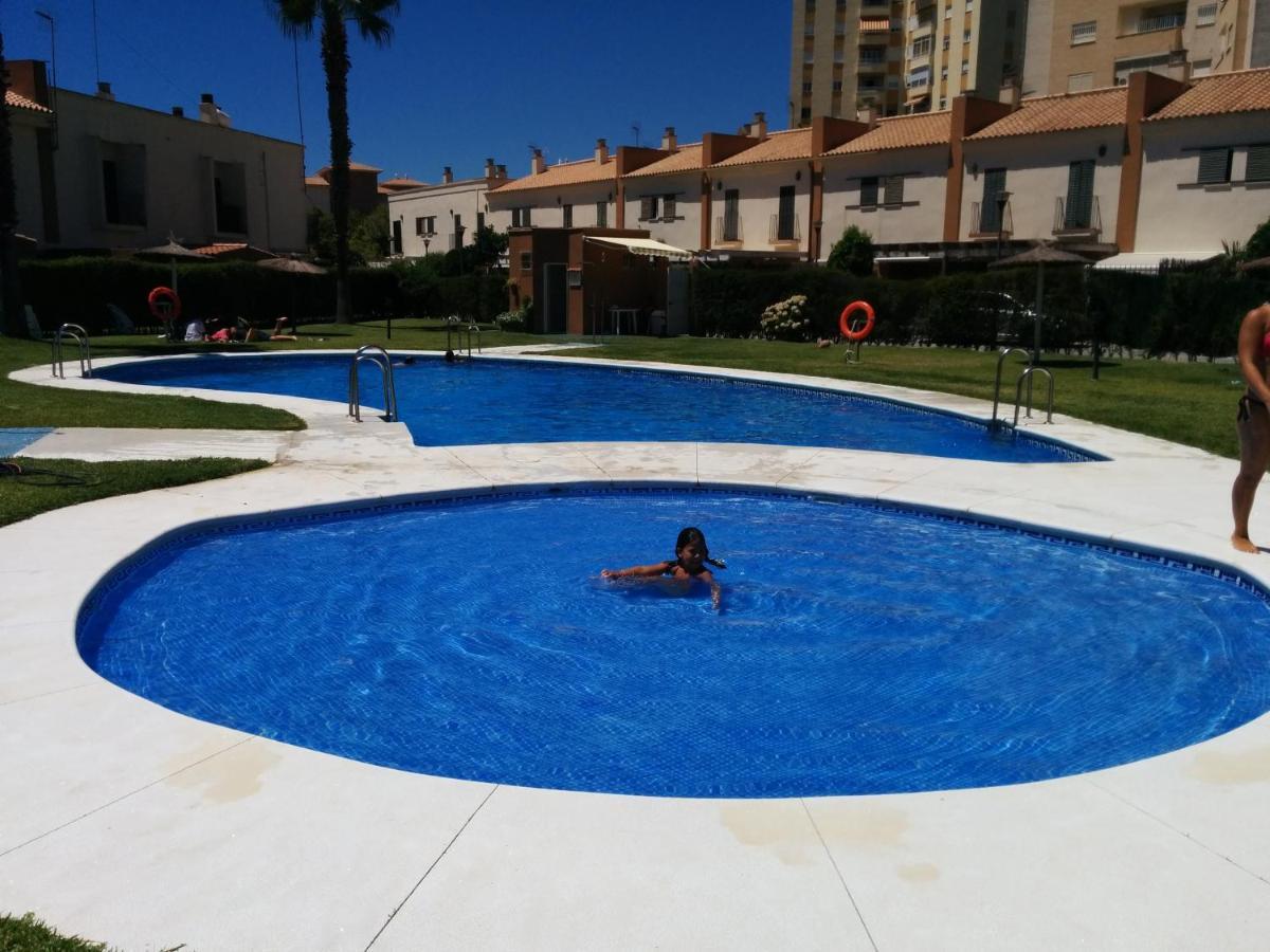 Estudio Con Piscina Y Garaje A 100 Mtr De La Playa Isla Cristina Bagian luar foto
