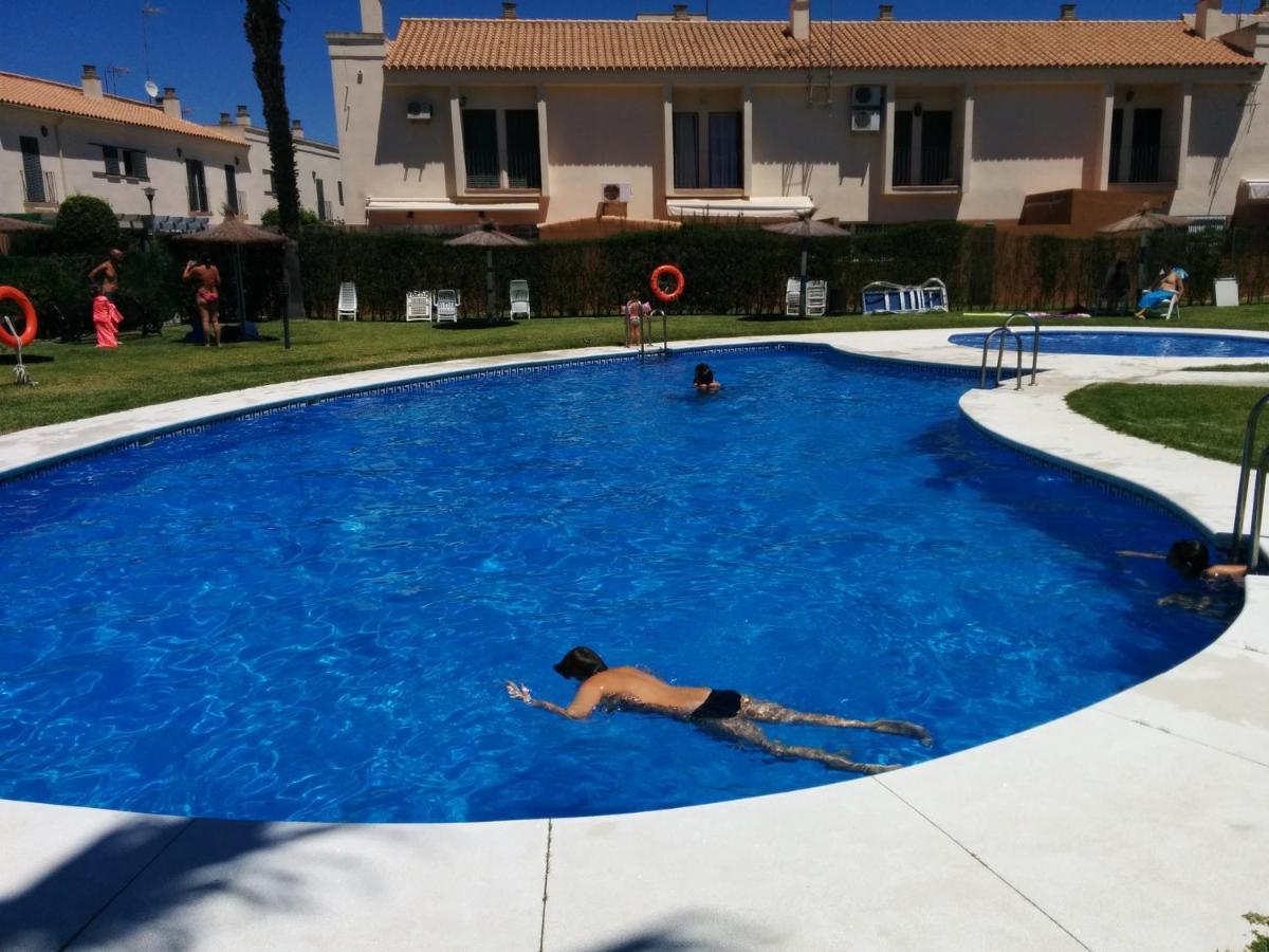 Estudio Con Piscina Y Garaje A 100 Mtr De La Playa Isla Cristina Bagian luar foto